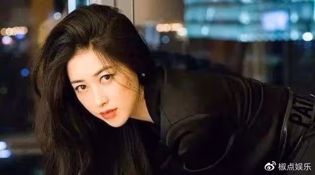 朱珠:內娛第一性感活人,真美還是捧殺?