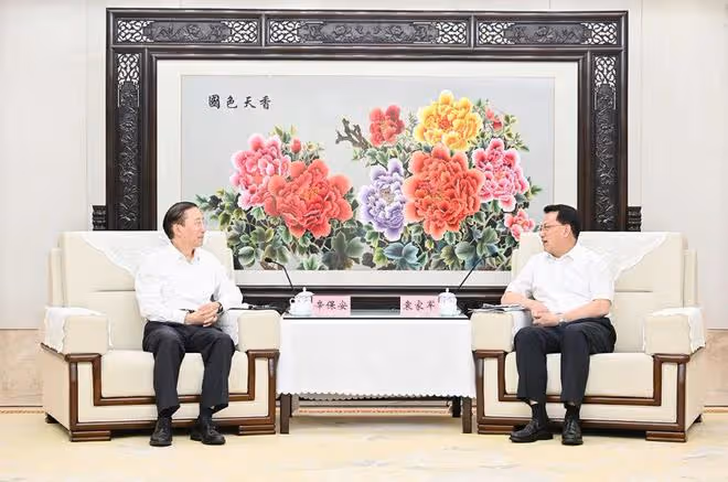 要聞丨重慶市與國家電網簽署全面深化戰略合作協議 袁家軍胡衡華會見辛保安一行並見證簽約