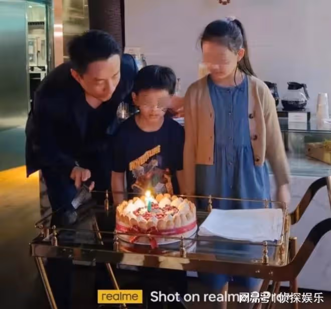 汪小菲久違曬兒女正臉照，小玥兒長成翻版大S，希箖帥氣像爸爸
