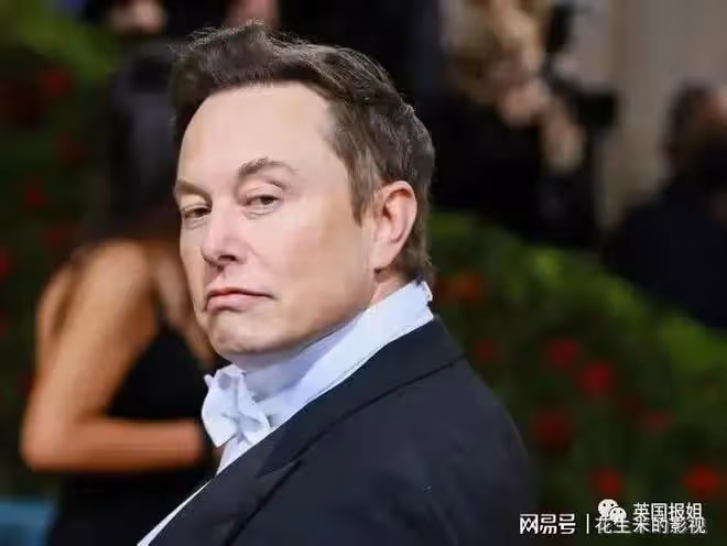 馬斯克:騷操作導致全球上億網友無法刷帖,他宣布:充錢才給刷!
