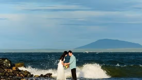 我家要蓋房子,你工資交給我一起攢錢:鳳凰男的愚孝終結婚姻