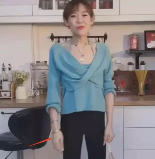 大胃王浪味仙健康引擔憂！肩骨突出瘦成紙片人，被疑做了切胃手術