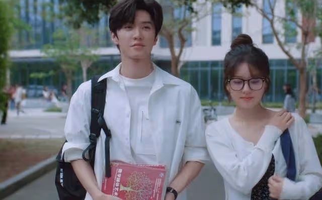 《偷偷藏不住》面對女友示好,嘉許的態度,暴露了單身20年的隱忍力