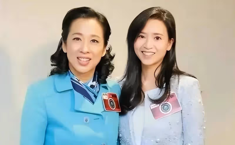 郭晶晶的婆婆是真正的名人,「居委會阿姨」的出場也能穿出優雅感