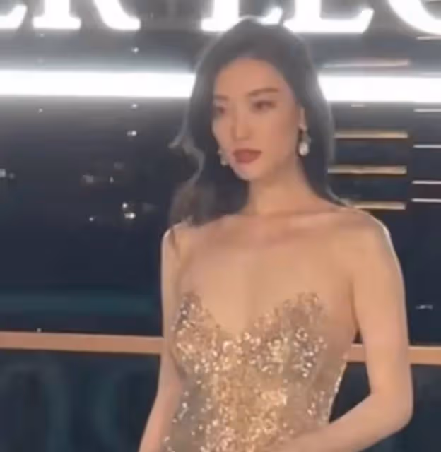 金星:拒不認錯!真正有實力的演員從不需要靠誇張服飾來賺取眼球