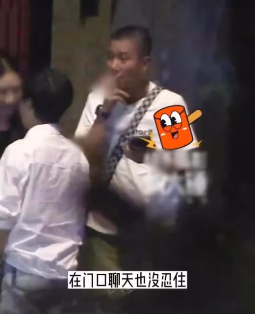39歲文章夜生活瀟灑!深夜與美女聚餐喜笑顏開,新女友疑並未同行