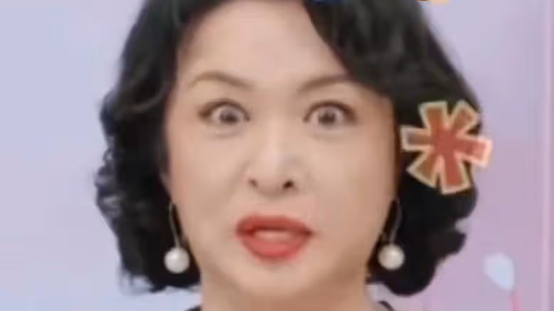 金星吐槽穿深V女星用手捂胸口，認為有毛病，網友扒金星雙標
