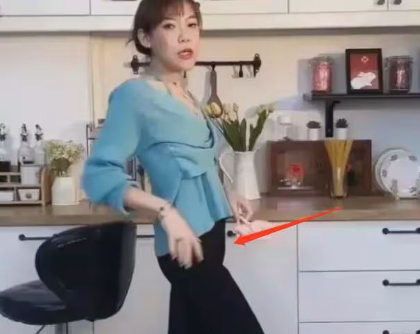 浪胃仙瘦成紙片人！身形暴瘦肚子鼓疑患癌，網傳170cm如今只70斤