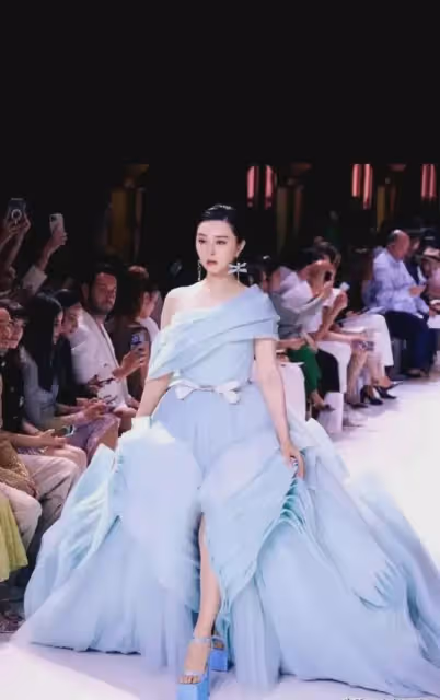 范冰冰:巴黎時裝周重回巔峰,成為壓軸嘉賓力壓劉雯格外驚艷