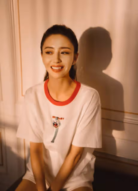 陳思誠凌晨為佟麗婭慶生,曬出母子溫馨舊照,佟麗婭只回復兩個字
