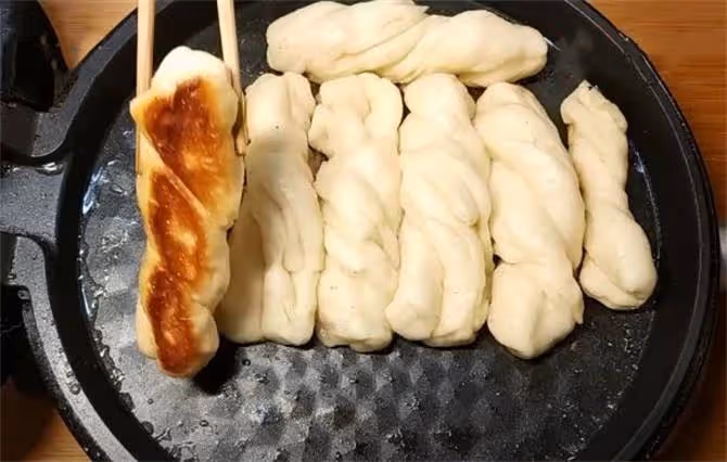 麵食最簡單的做法,不發麵,不醒面,5分鐘一鍋,全家人都喜歡