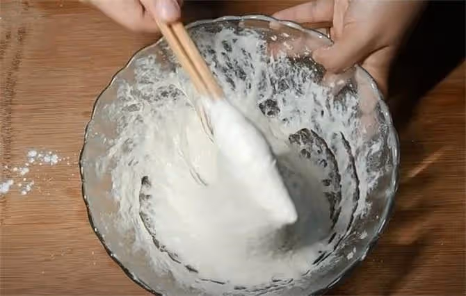 油條夏天新做法,不揉面不擀麵,省時省力,不學會可惜了
