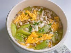 低脂低卡‼️鮮美快手湯‼️絲瓜菌菇湯‼️好吃不胖天