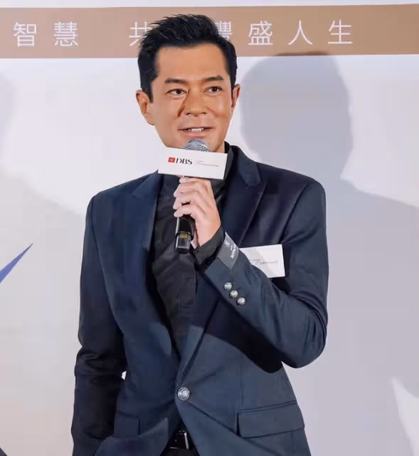 古天樂自曝一天只吃一餐,近照曝光被疑醫美過度,面相兇狠僵硬