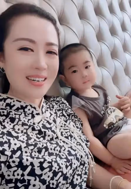 劉能妻子:曬繼子結婚照,被嘲沒前妻漂亮沒格局,其本尊親自回應