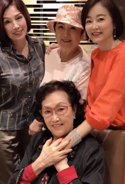 驚喜露面!謝賢前妻罕現身好友聚會,與兒子神隱1年一度被指失蹤
