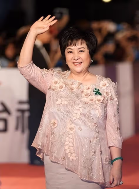 驚喜露面!謝賢前妻罕現身好友聚會,與兒子神隱1年一度被指失蹤