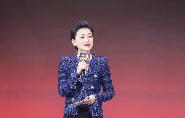 楊瀾名下公司百萬財產被凍結,本人回應「不實」,網友質疑聲不斷