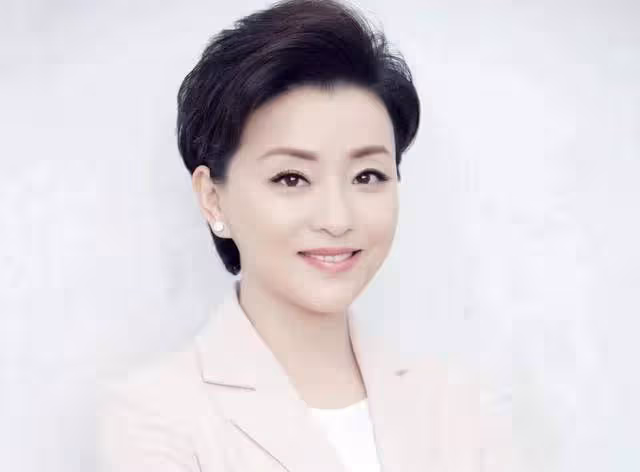 楊瀾名下公司百萬財產被凍結，本人回應「不實」，網友質疑聲不斷