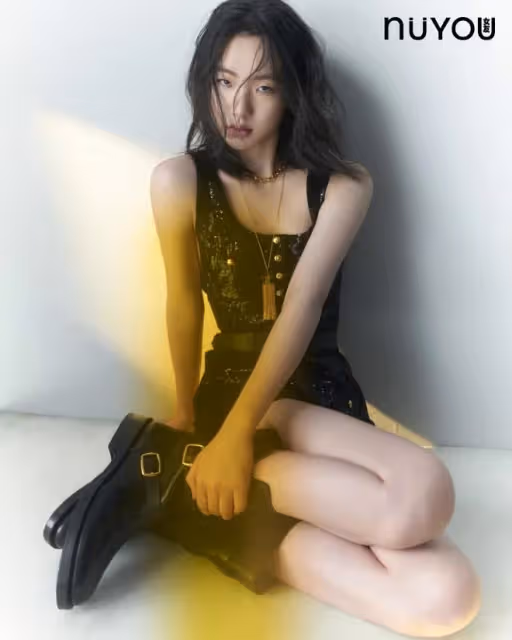 小S長女走成熟路線,17歲許曦文衣著性感時尚,高級厭世臉太養眼