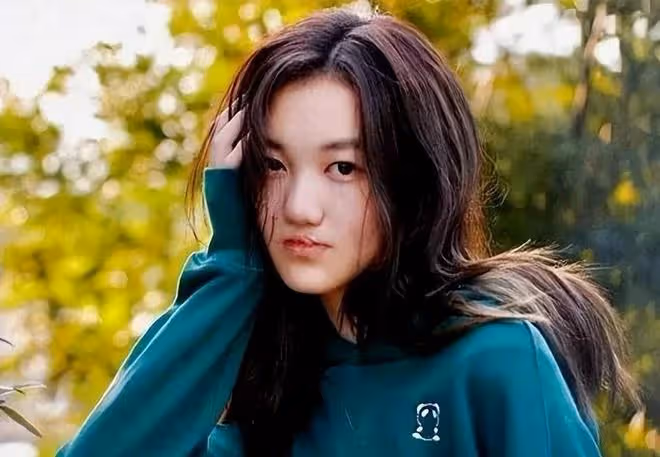 李靜女兒：放假回國，身材火辣越長越像媽，一細節顯示她不愛攀比