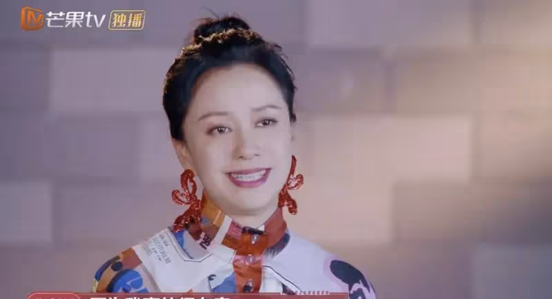 42歲女星突然感動:一段衣服策劃,壓了我22年