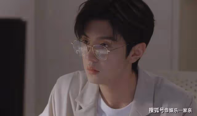 《偷偷藏不住》遭職場霸凌的桑稚,為何不直接走人?她有自己的苦衷