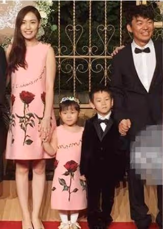 王寶強「痴心不改」愛美人,與新女友馮清傳來喜訊,網友:圖他啥