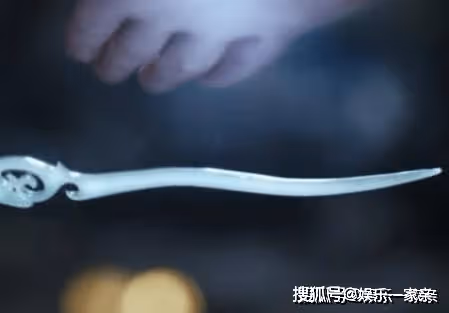 《玉骨遙》時影另一個身份是什麼？《玉骨遙》中的玉骨是誰的？