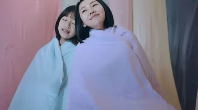 小S不受風波影響,攜11歲小女兒拍廣告,許老三氣質大變超像媽媽