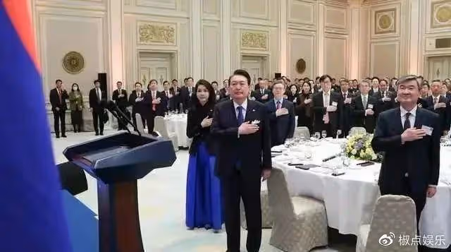 韓國第一夫人:51歲不生孩子,少女身材矽膠臉,總愛搶老公風頭