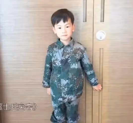 馬蓉參加王子珊畢業典禮,手捧花膚白貌美,兒女分開撫養已顯差距