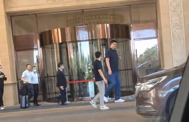 網曝姚明體重失控身體變差,露面400斤塊頭大壯,愛妻葉莉很自責