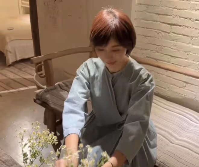 歐陽夏丹首回應離開央視變化,女人味越來越美,創業成功四處玩樂