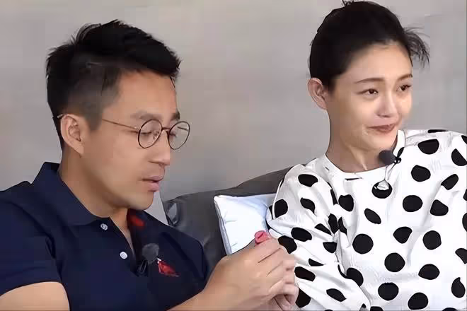 汪小菲直播赴台接娃回北京,玥兒迫不及待跟爸走,大S默許不敢言
