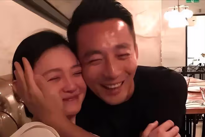 汪小菲直播赴台接娃回北京,玥兒迫不及待跟爸走,大S默許不敢言