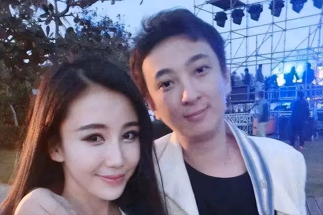 王思聰前任甜仇直播大婚現場!新郎被曝是官二代,證婚人來頭不小