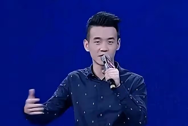王思聰前任甜仇直播大婚現場!新郎被曝是官二代,證婚人來頭不小