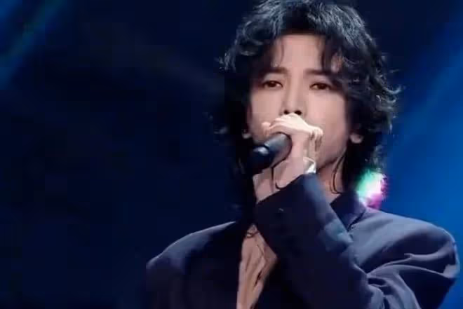 央視不再給華晨宇「留面子」,時代拋棄你的時候,連招呼都不會打