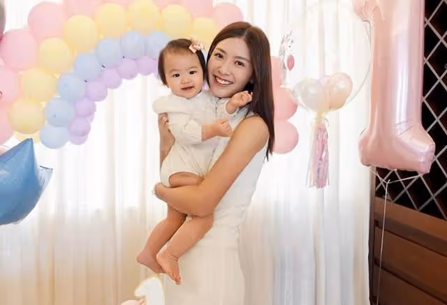 恭喜!香港知名女星宣布二胎懷子,如願嫁入豪門住過億海景豪宅