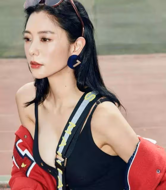 克拉拉李成敏高清寫真,造型百變,網友:不愧是「亞洲最美女人」