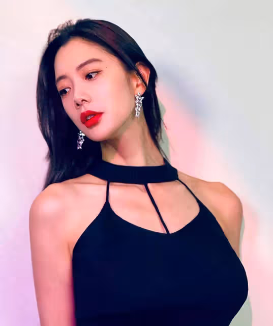 克拉拉李成敏高清寫真,造型百變,網友:不愧是「亞洲最美女人」
