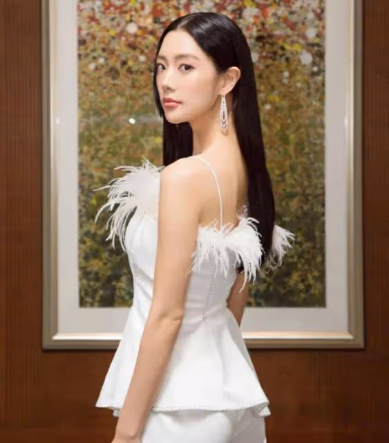 克拉拉李成敏高清寫真,造型百變,網友:不愧是「亞洲最美女人」