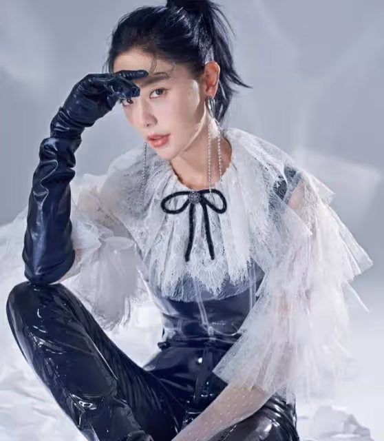 克拉拉李成敏高清寫真,造型百變,網友:不愧是「亞洲最美女人」