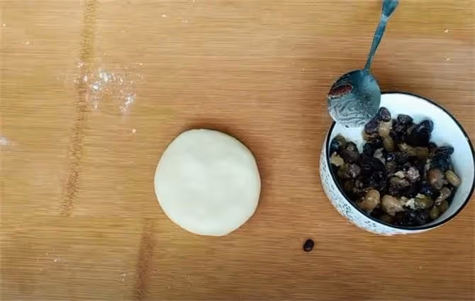 發麵餅夏天這樣做,無水無油,鬆軟香甜,比月餅簡單,比蛋糕好吃