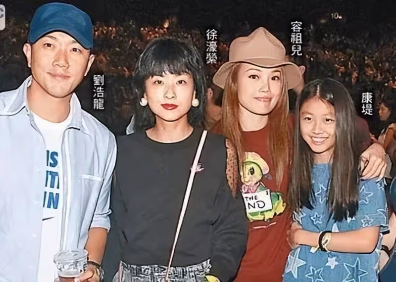 劉浩龍街頭賣唱無人識，十元一首仍無人問津，容祖兒為其痴情6年