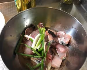 深得老媽真傳的                   爆炒黑魚片