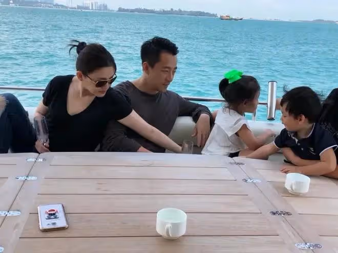 皆大歡喜!張蘭曝汪小菲談判順利,父女已上機場高速,汪爸也現身