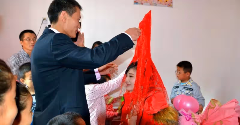 侄子結婚，作為姑姑的我隨禮8000，離開時，嫂子給我10000