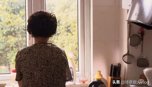 67歲阿姨自述:老伴走了才明白,餘生,錢才是我唯一的靠山